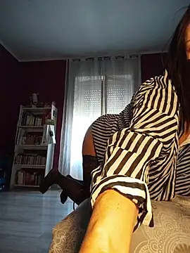Akemi_rossi Chat XXX in diretta