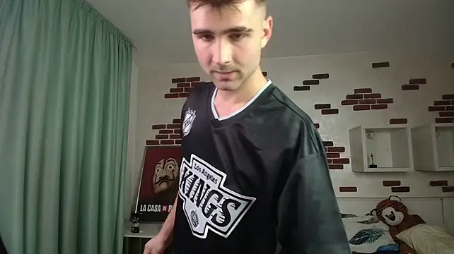 KyloEast Webcam show