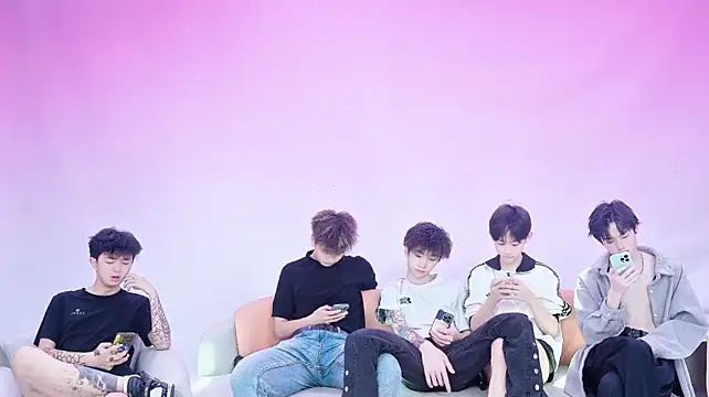 BTboy-001 即時 XXX 聊天