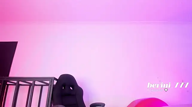 AmberiniHoffman's Live XXX Chat