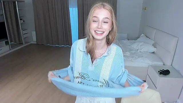 JunieAmert – Naživo XXX chat