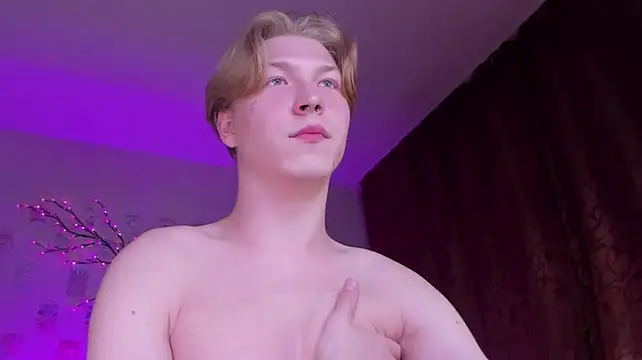 TheMikeSever Adlı Modelin Canlı XXX Sohbeti