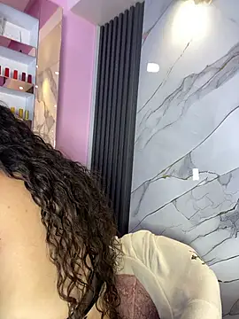 Nails_Lucia Chat XXX live