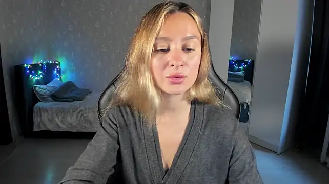 EllaFresh's Live XXX Chat