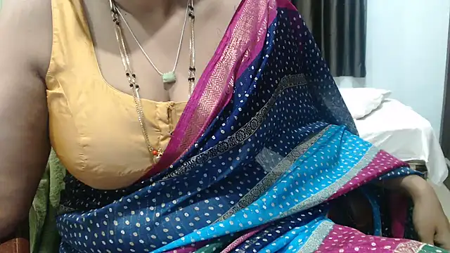 sunitha-3 élő XXX-chatje