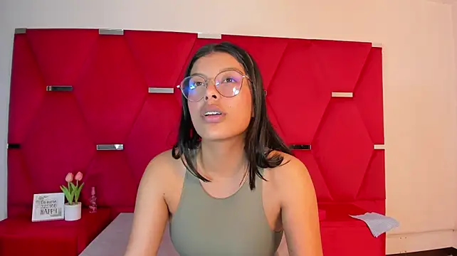 Salmaportman69のライブXXXチャット