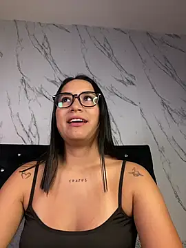 Val12777 Live XXX Chat