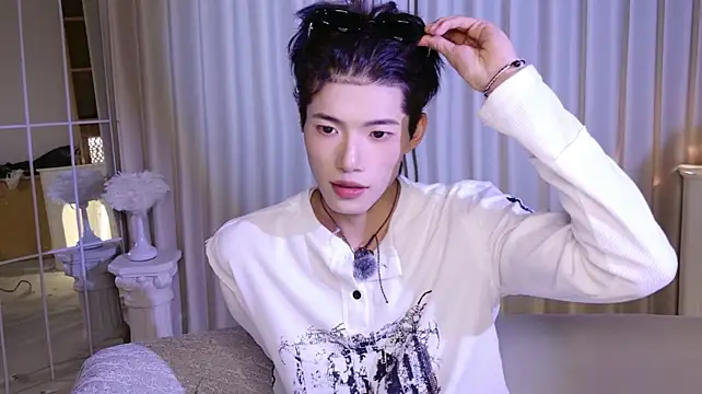 RenZeng's Live XXX Chat