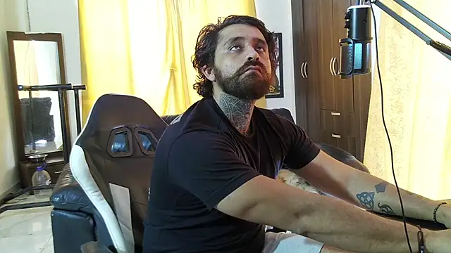 aronmiller404 现场XXX聊天