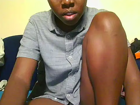 Chatroom XXX en direct de MissLMr23
