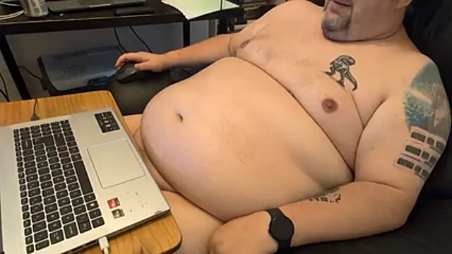 bigcuddlebear69er Live XXX Chat
