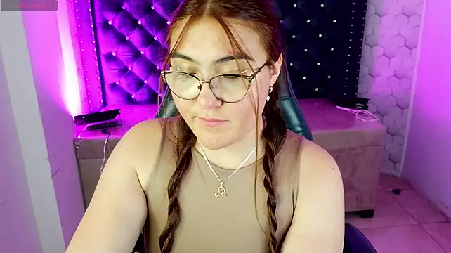 conniejames_m Chat XXX in diretta