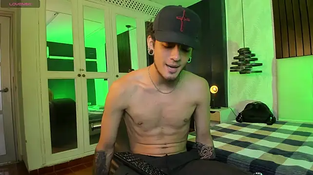 Skinny_Mac Live XXX-Chat