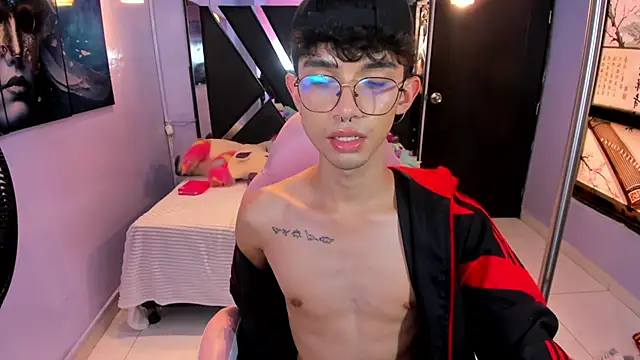LiamHeatx 라이브 XXX 채팅