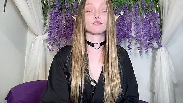 ElfGirlAna Chat XXX in diretta