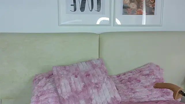 Cloee_Rainbow1 - Show my pussy up close💦😏😈