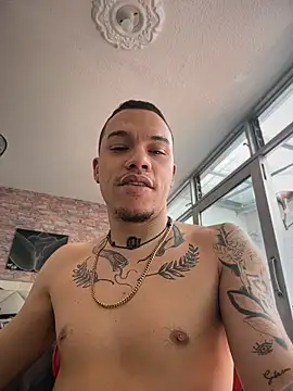 AlphaMasterXxx XXX чат на живо