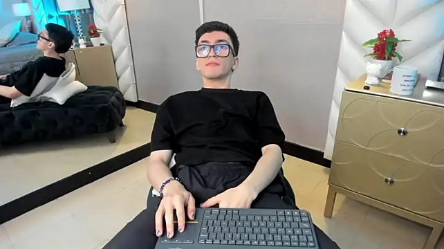 Chat +18 de GaelDuke ao vivo