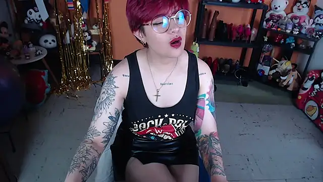 MissMiia2's Webcam Show