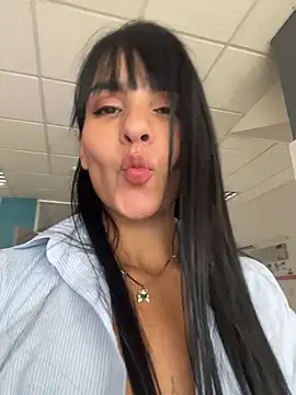 LuxeBrunetteXXX 现场XXX聊天