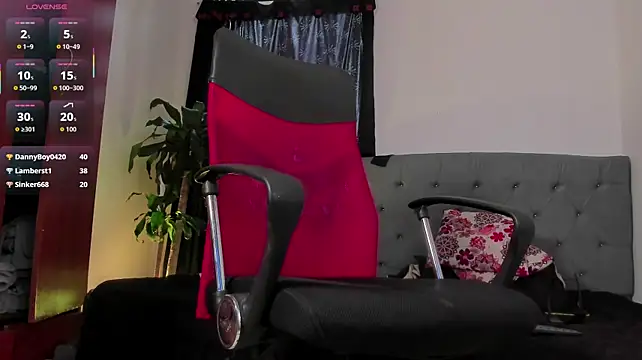 دردشة MaximusClark الجنسية المباشرة