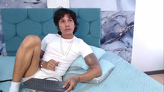 Онлайн чат XXX MaximilianRoth