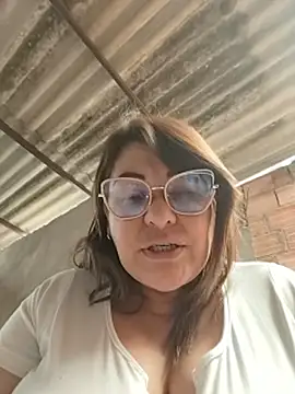 XXX chat uživo modela AlexxiaaMat