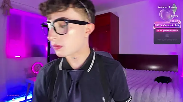 Chat +18 de SebastianHilton ao vivo