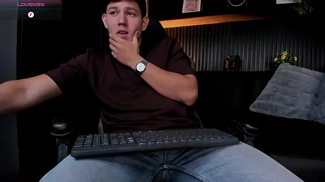 Chatroom XXX en direct de JamesCr_