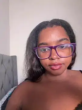 Chat +18 de imtiffany_w ao vivo
