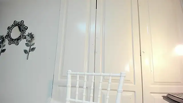 Elizabeth_Mills Chat XXX in diretta