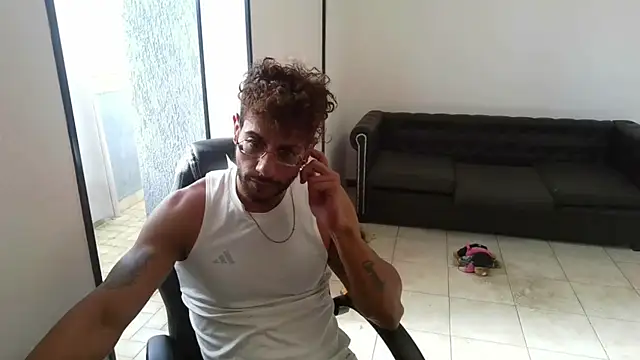 ItalianShadow Live XXX-chat