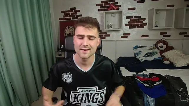 Chat +18 de KyloEast ao vivo