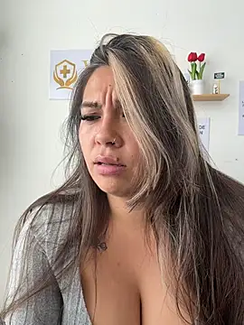LIZ-06_ Live XXX-chat