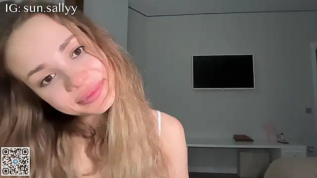 Sunsally - Tease with lass close