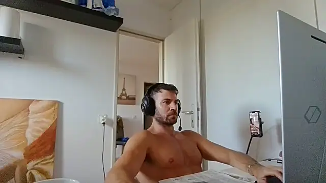 alpha-hunk live XXX chat
