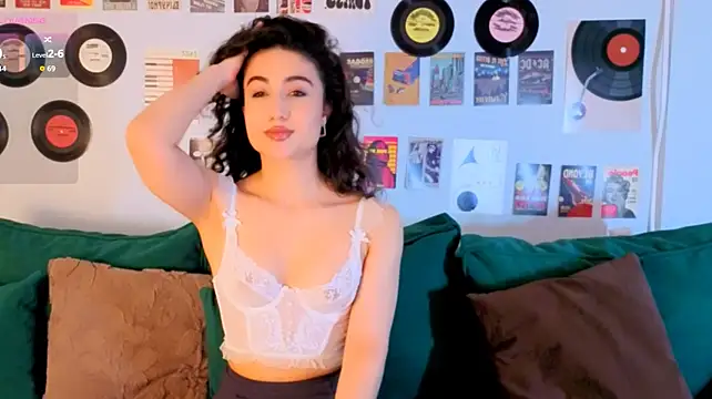 Maya_Rogerss Adlı Modelin Canlı XXX Sohbeti