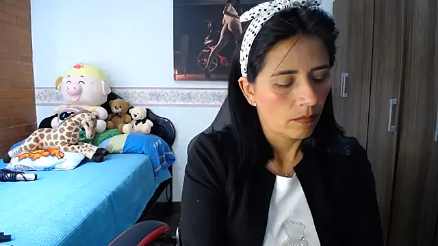 sharoon_cheerry Adlı Modelin Canlı XXX Sohbeti
