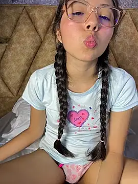 I_AM_EMMA_n Live XXX chat