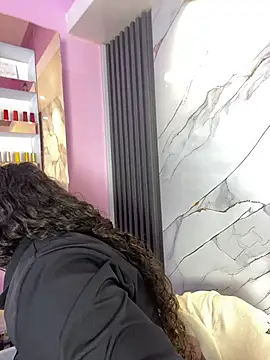 Chat +18 de Nails_Lucia ao vivo