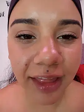 NahomyEvans - suck tits