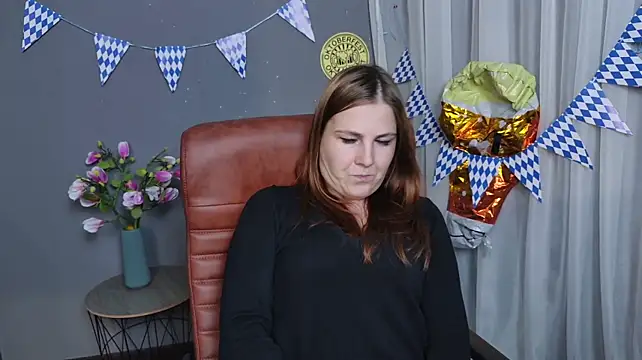 ElizabethGlow – Naživo XXX chat
