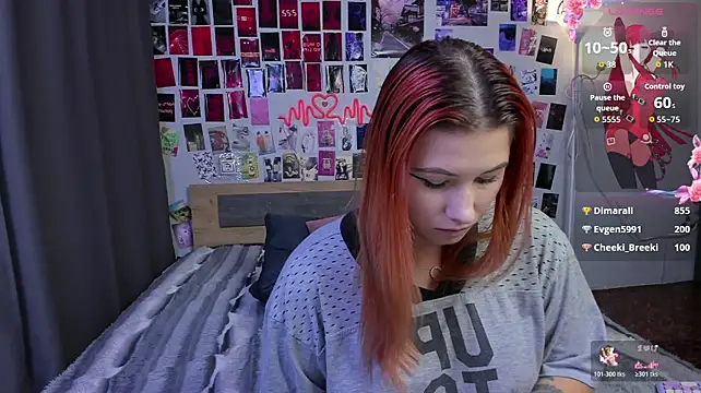 Ulya1smitt - I fuck my ass with my fingers and a dild