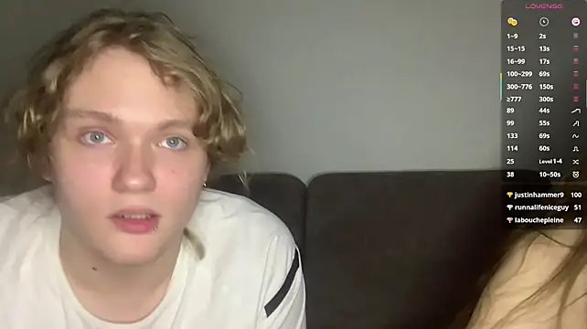 XXX chat uživo modela MilkyPaws