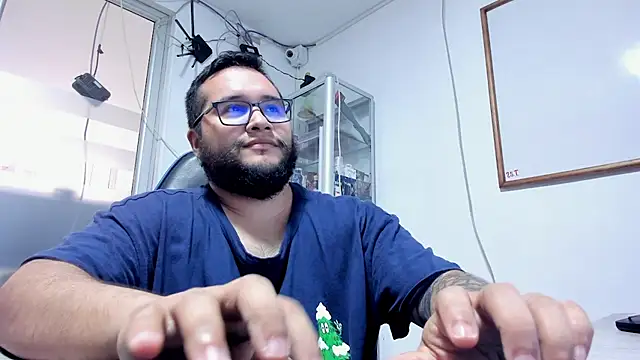VINCEDMAGLIOO live XXX chat