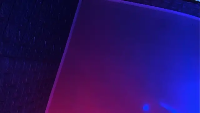 EmmyTorner élő XXX-chatje