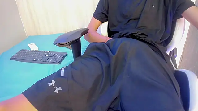 Asher_athlets' Live XXX Chat