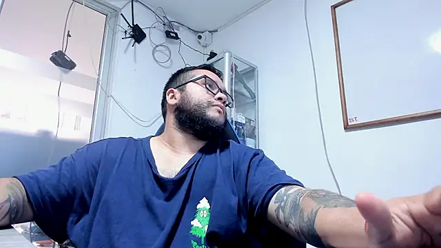 VINCEDMAGLIOO live XXX chat