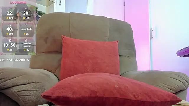 XXX chat uživo modela selfsuckqueen_