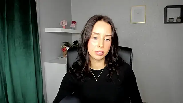 AdeleSolo's Live XXX Chat